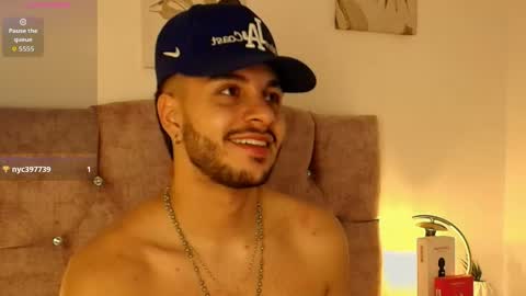 Snapshot of amadeo_wild chatting on April 25, 5:21 am Amadeo Wild online show from April 25, 5:21 am