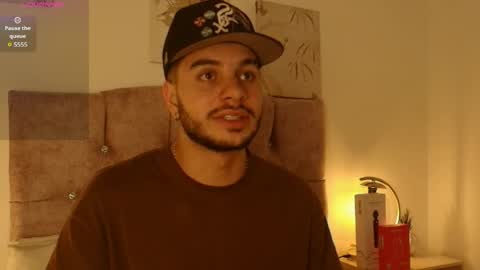 Snapshot of amadeo_wild chatting on May 22, 5:03 am Amadeo Wild online show from May 22, 5:03 am