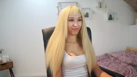 Snapshot of amai__liu chatting on September 22, 6:32 pm Amai Liu online show from September 22, 6:32 pm