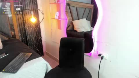 amaia_a online show from May 31, 1:29 pm