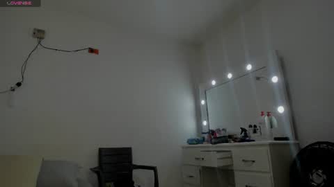 Snapshot of amaia_baez chatting on June 18, 6:23 pm AMAIA online show from June 18, 6:23 pm