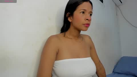 Snapshot of amaia_baez chatting on July 14, 8:47 pm AMAIA online show from July 14, 8:47 pm