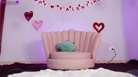 Snapshot of amaisinclair chatting on February 9, 12:08 pm Amai Sinclair online show from February 9, 12:08 pm