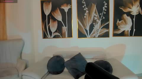 Amalia cruss online show from March 25, 8:26 pm