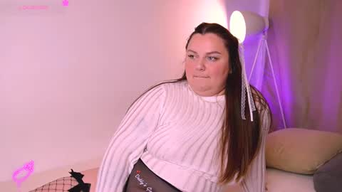 Snapshot of amalia_minkxx chatting on February 18, 7:30 pm amalia_minkxx online show from February 18, 7:30 pm