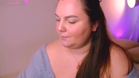 Snapshot of amalia_minkxx chatting on March 6, 7:36 am amalia_minkxx online show from March 6, 7:36 am