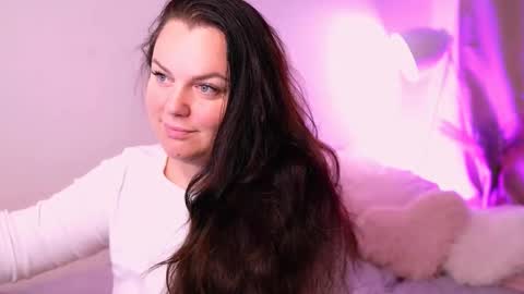 Snapshot of amalia_minkxx chatting on November 10, 4:00 am amalia_minkxx online show from November 10, 4:00 am