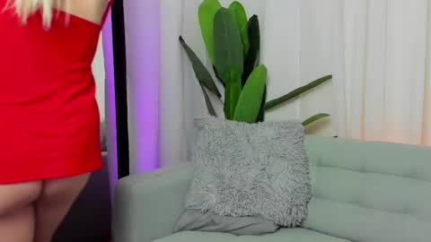 Snapshot of amalialexi chatting on February 15, 2:37 am Amalia online show from February 15, 2:37 am