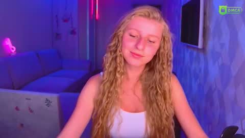 Snapshot of amaliaqueen999 chatting on September 22, 3:14 pm Amalia online show from September 22, 3:14 pm