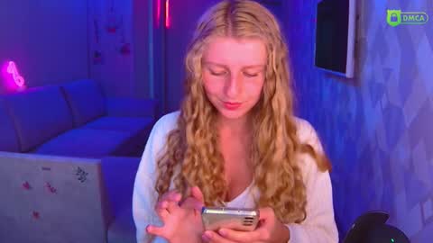 Snapshot of amaliaqueen999 chatting on September 27, 2:44 pm Amalia online show from September 27, 2:44 pm