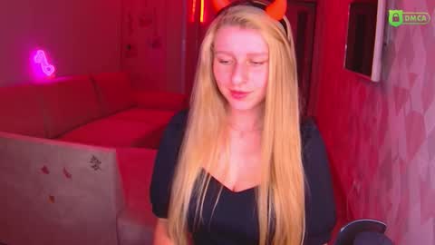 Snapshot of amaliaqueen999 chatting on October 30, 3:02 pm Amalia online show from October 30, 3:02 pm