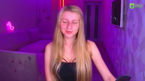 Snapshot of amaliaqueen999 chatting on November 15, 2:35 pm Amalia online show from November 15, 2:35 pm