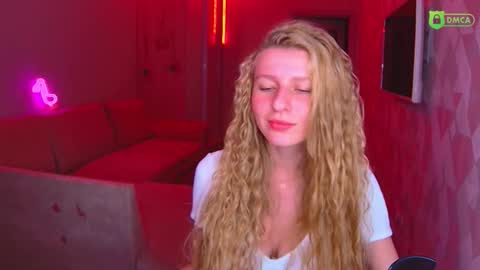 Snapshot of amaliaqueen999 chatting on November 28, 3:25 pm Amalia online show from November 28, 3:25 pm