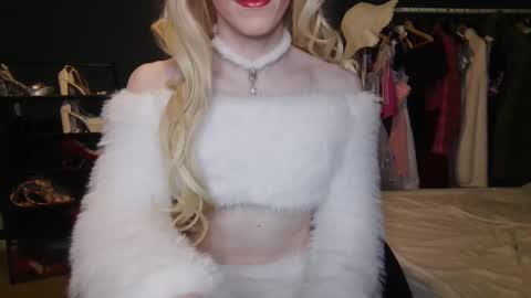 Snapshot of amaliecd chatting on January 23, 9:50 pm Amalie online show from January 23, 9:50 pm