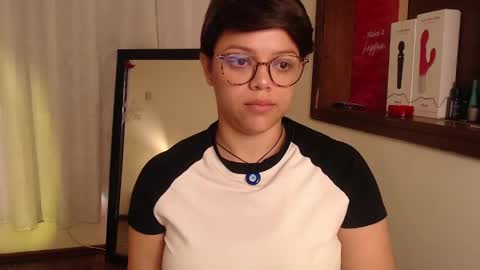 Snapshot of amand1_sweet chatting on December 28, 3:37 pm online show from December 28, 3:37 pm