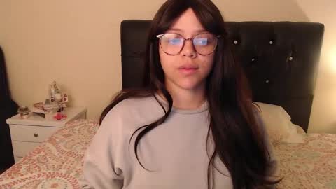 Snapshot of amand1_sweet chatting on January 30, 4:13 pm online show from January 30, 4:13 pm