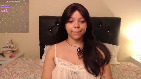 Snapshot of amand1_sweet chatting on February 3, 12:14 pm online show from February 3, 12:14 pm