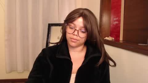 Snapshot of amand1_sweet chatting on February 12, 3:49 pm online show from February 12, 3:49 pm