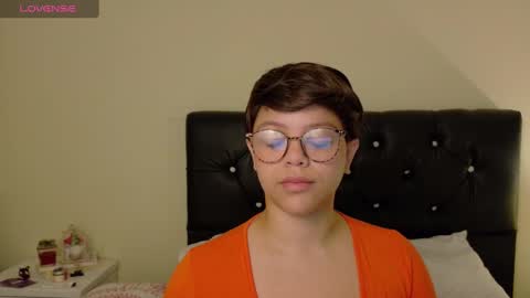 Snapshot of amand1_sweet chatting on March 10, 12:37 pm online show from March 10, 12:37 pm