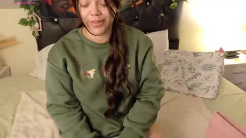 Snapshot of amand1_sweet chatting on October 11, 1:20 pm online show from October 11, 1:20 pm