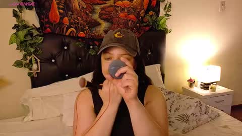 Snapshot of amand1_sweet chatting on November 2, 1:24 pm online show from November 2, 1:24 pm