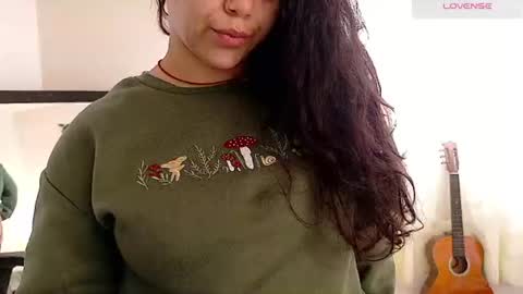 Snapshot of amand1_sweet chatting on July 2, 3:51 pm online show from July 2, 3:51 pm