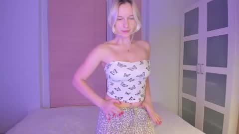 Snapshot of amanda0054 chatting on December 15, 11:42 pm Amanda online show from December 15, 11:42 pm