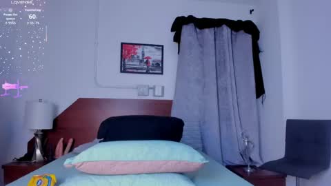 amanda29_ online show from April 18, 7:07 pm