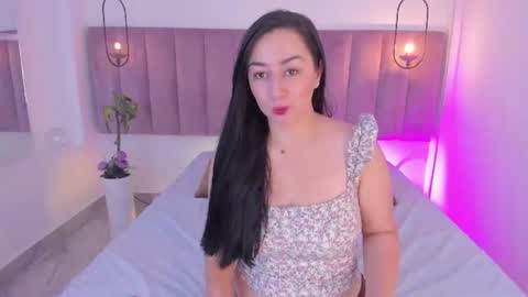 Snapshot of amanda_benz_ chatting on July 10, 11:13 am amanda_benz_ online show from July 10, 11:13 am