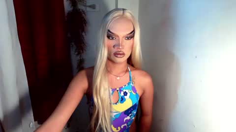 Snapshot of amanda_fuck69 chatting on October 19, 12:06 pm Amanda online show from October 19, 12:06 pm