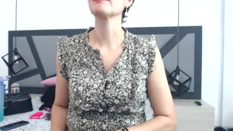 amanda_ramirez online show from July 17, 11:31 pm