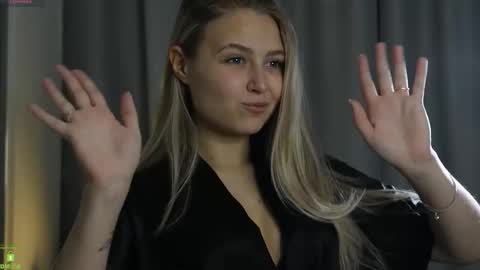     online show from November 5, 7:25 pm