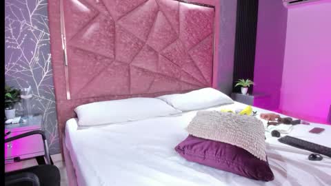 Amanda cruz online show from March 14, 12:28 am