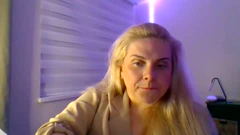 Amanda online show from November 20, 6:02 am