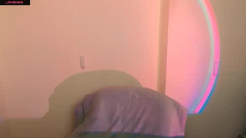 Snapshot of amandasentin chatting on October 27, 8:29 am Amanda online show from October 27, 8:29 am