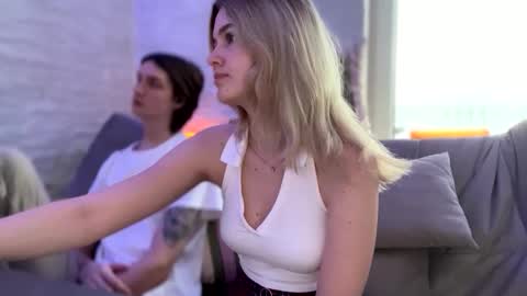 amandatalk online show from October 25, 6:21 am