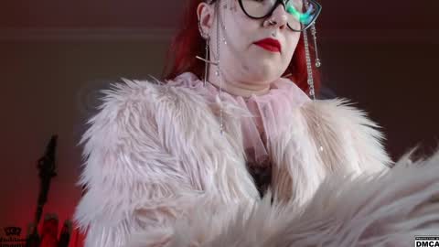 Snapshot of amanita__pantherina chatting on December 10, 9:44 am Goddess Amanita online show from December 10, 9:44 am