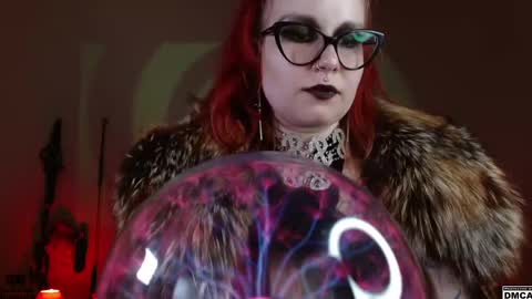 Snapshot of amanita__pantherina chatting on December 19, 5:40 pm Goddess Amanita online show from December 19, 5:40 pm