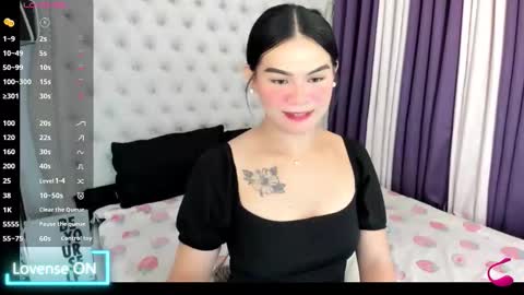 Snapshot of amara_lavelle chatting on November 5, 5:57 pm AMARAA online show from November 5, 5:57 pm