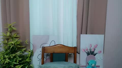 Snapshot of amara_lavelle chatting on December 13, 7:53 pm AMARAA online show from December 13, 7:53 pm