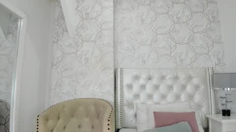 Snapshot of amara_rousse chatting on September 20, 11:33 am amara_rousse online show from September 20, 11:33 am