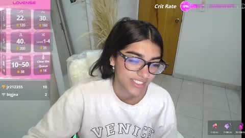 Snapshot of amara_silk chatting on October 1, 10:32 am amara_silk online show from October 1, 10:32 am