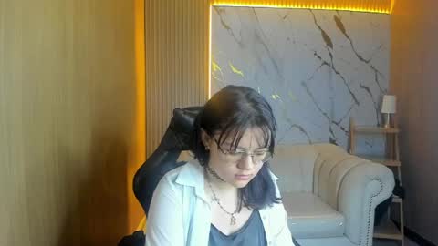 amara online show from April 17, 3:09 am