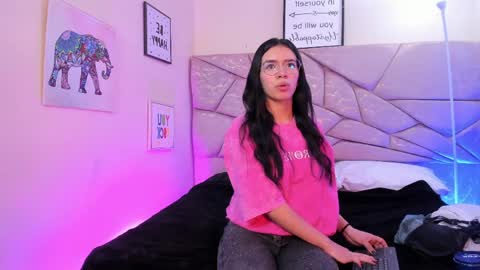 amara velle  online show from April 6, 1:01 pm