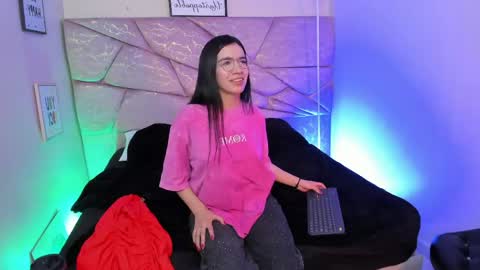 amara velle  online show from April 17, 1:14 pm