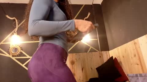 Snapshot of amara_vex chatting on June 24, 12:15 pm amara_vex online show from June 24, 12:15 pm