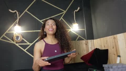 Snapshot of amara_vex chatting on June 27, 12:33 pm amara_vex online show from June 27, 12:33 pm