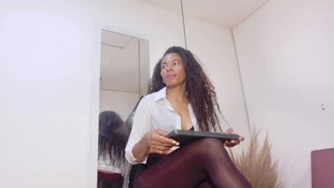 Snapshot of amara_vex chatting on July 25, 12:36 pm amara_vex online show from July 25, 12:36 pm