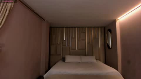 Amara Di online show from April 9, 11:15 am