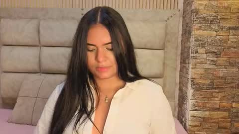 amarahanks_ online show from November 15, 7:10 pm